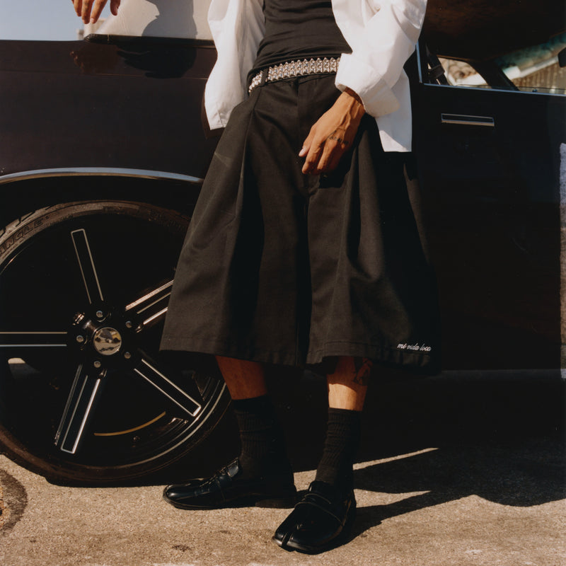 WIDE PLEATED SHORTS